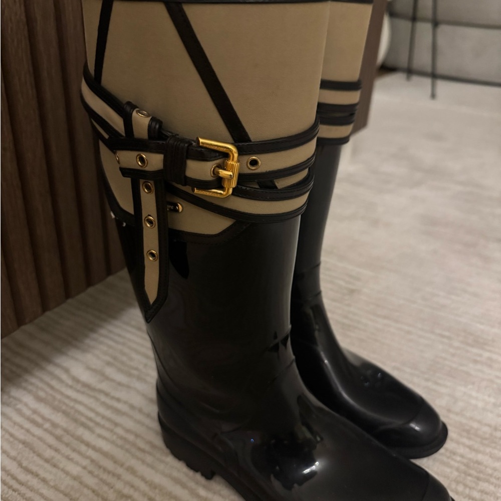 Burberry Black and Tan Winter Rain Boots